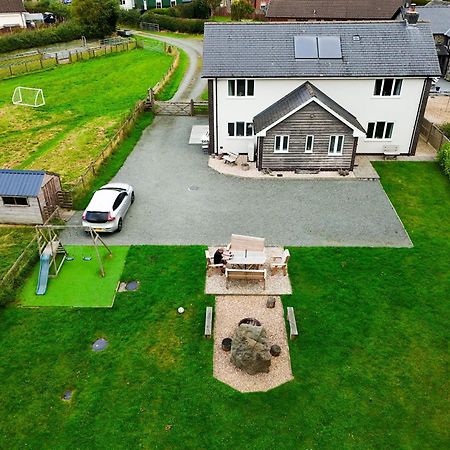 Villa Maen Llwyd à Llanyre Extérieur photo